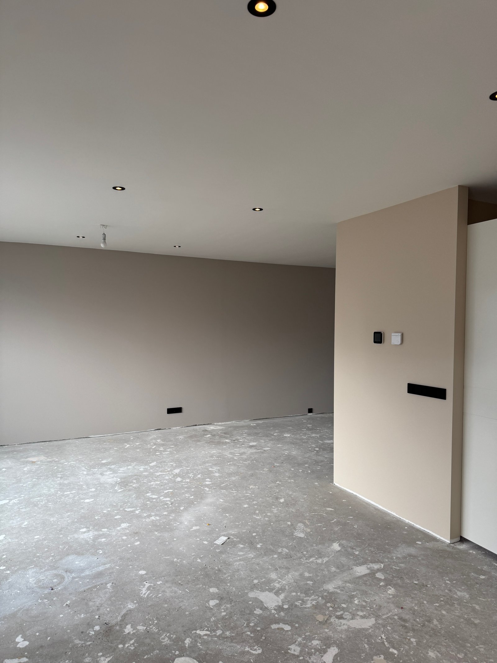 Renovlies behang en schilderwerk in Rijswijk